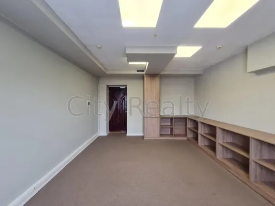 Здається Офісні приміщення площа 327 кв.м 4-й поверх Київ Ігорівська 12Б Київ