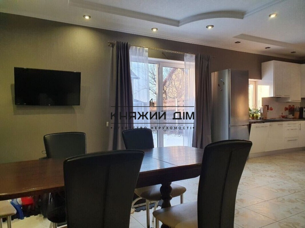 БЕЗ КОМИССИИ!!! Продажа отличного 3-х уровневого таунхауса в с. Новое. № 2211350 Нове - фото 6