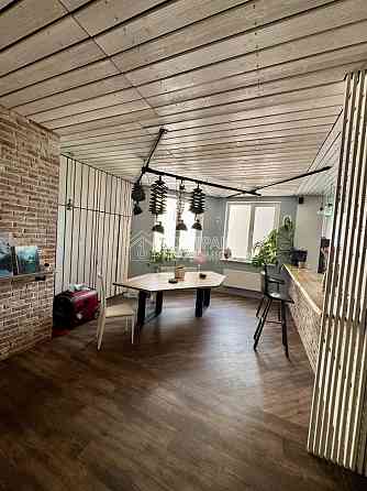 Продаж Квартира 5-кімнатна, 4/17 поверх на вул. Науки Харків