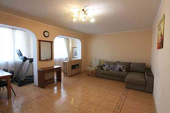 Оренда Квартира 3-кімнатна, 12/12 поверх на улица Гмыри Бориса, д.3 Киев