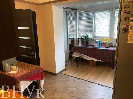 Продаж Квартира 3-кімнатна, 4/4 поверх на вул. Садова Львів