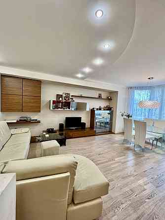 Продаж Квартира 3-кімнатна, 3/18 поверх на Княжий Затон вул., д. 2/30 Київ