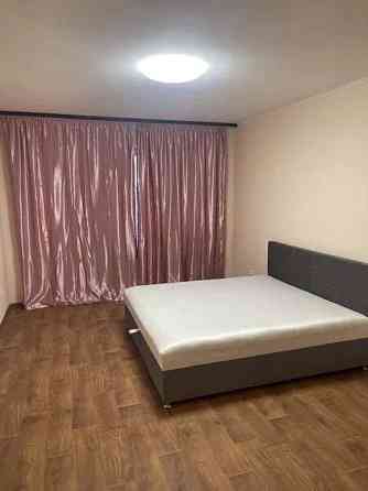 Оренда Квартира 2-кімнатна, 23/25 поверх на ул. Вырлицкая Kiev