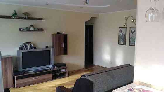 Оренда Квартира 3-кімнатна, 5/5 поверх на ул. Салютная, 13 Київ