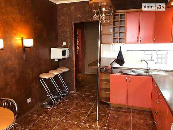 Оренда Квартира 2-кімнатна, 16/18 поверх на Харьковское шоссе Київ