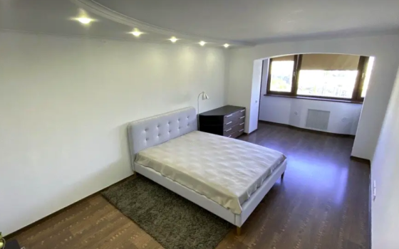 Оренда Квартира 2-кімнатна, 19/21 поверх на Левка Лук #700;яненка, 13а Київ