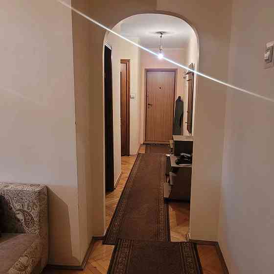 Продаж Квартира 3-кімнатна, 1/5 поверх на Коновальця вул., 147 Івано-Франківськ