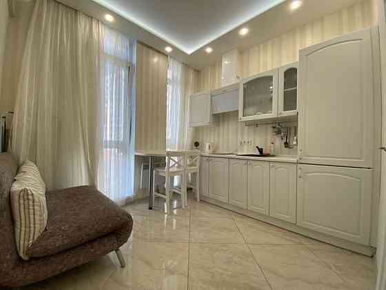 Оренда Квартира 1-кімнатна, 1/12 поверх на Малоземельная ул. Київ