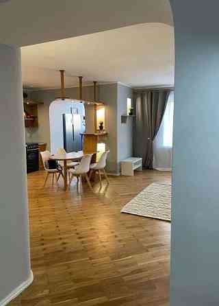 Оренда Квартира 3-кімнатна, 13/16 поверх на ул. Михаила Драгоманова Kiev