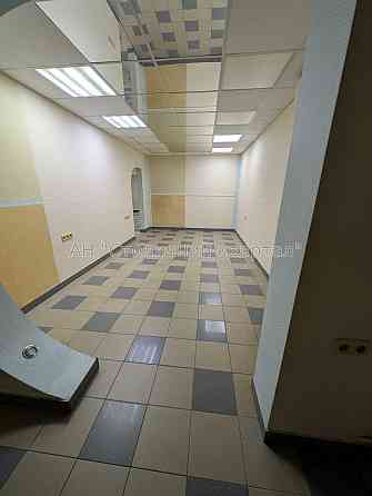 Оренда Будинок 4-кімнатний на Заболотного Академіка вул., 42 Kiev