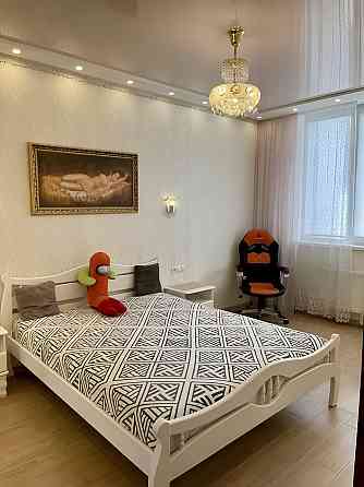 Оренда Квартира 1-кімнатна, 10/25 поверх на Завальна, 10б Kiev