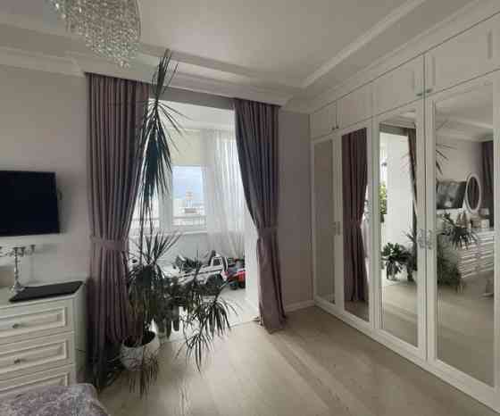 Продаж Квартира 2-кімнатна на ул. Среднефонтанская, 35 Одеса