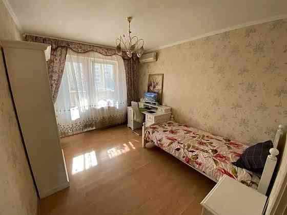 Оренда Квартира 3-кімнатна, 4/14 поверх на Бажана, 36 Киев