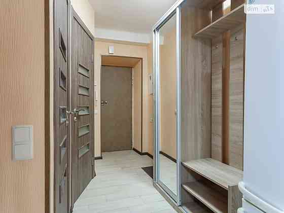 Оренда Квартира 3-кімнатна, 5/9 поверх на Коломийський, 13/23 Киев