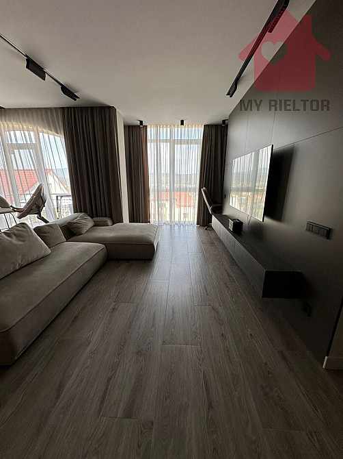 Продаж двокімнатної великої квартири в центрі міста Ужгород - фото 2