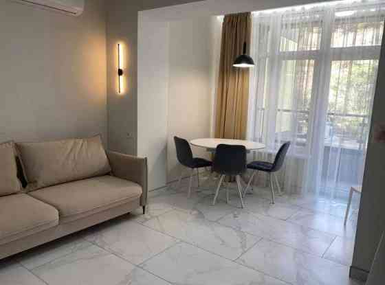 Оренда Квартира 1-кімнатна, 2/6 поверх на Фонтанская дорога ул., 153/13 Одесса