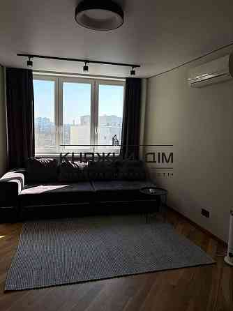 Продаж Квартира 4-кімнатна, 6/24 поверх на вул. Луначарского Анатолия ул./Митрополита Андрія Шептицького Киев