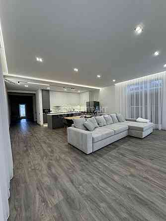 Продаж Будинок 5-кімнатний на вул. Лугова Харків