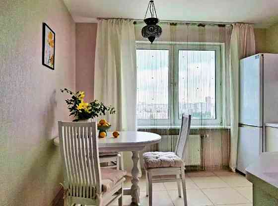 Продаж Квартира 3-кімнатна, 22/25 поверх на улица Хорольская, д.1 Киев