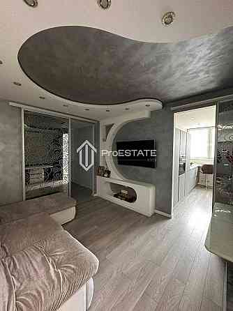 Продаж Квартира 5-кімнатна, 11/25 поверх на вул. Драгоманова Киев