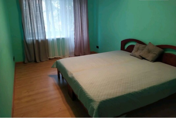 Оренда Квартира 2-кімнатна, 4/5 поверх на Санаторная ул., 12 Київ