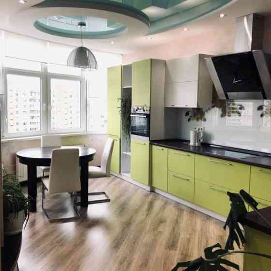 Оренда Квартира 2-кімнатна, 8/25 поверх на ул. Михаила Драгоманова, 40 Киев