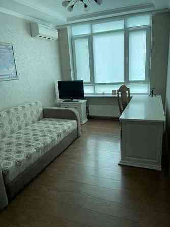 Оренда Квартира 3-кімнатна, 17/25 поверх на ул. Ивана Крамского, 9 Kiev