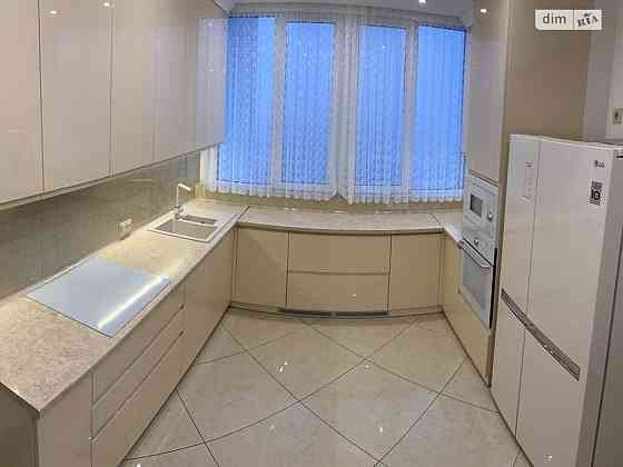 Продаж Квартира 3-кімнатна, 15/26 поверх на Каховська, 62а Kiev