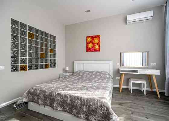 Оренда Квартира 3-кімнатна, 3/13 поверх на Аркадиевский пер., 9/1 Одесса