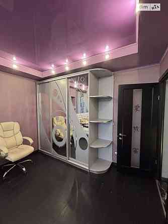 Продаж Квартира 3-кімнатна, 2/9 поверх на Ющенка Винница