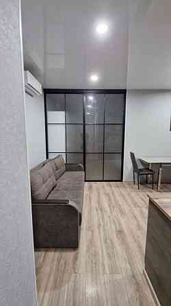 Оренда Квартира 1-кімнатна, 3/9 поверх на вул. Регенераторна, 4 Kiev