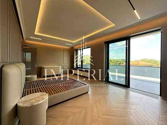 Продаж 2-поверховий Будинок з ділянкою 15 сот 290 кв.м 5 кімн. на Струмкова вул. Ivankovychi