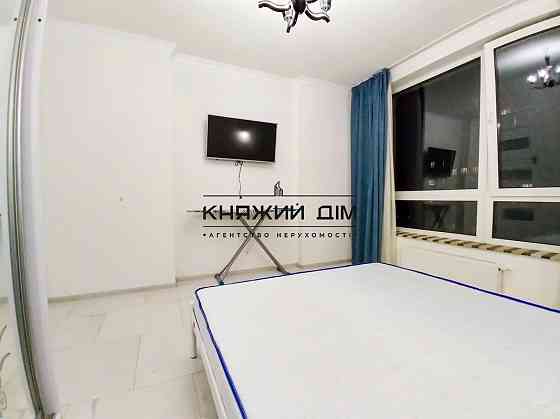 Оренда Квартира 1-кімнатна, 19/26 поверх на Каменская ул. Київ