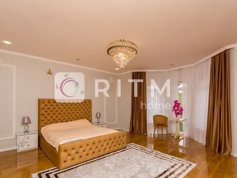 For rent 3-storey   280 sq.m 3 rooms at Прилуцька вулиця 11А Chernivtsi - photo 2