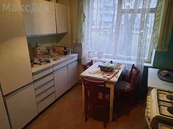 Продаж Гараж/паркомісце на вул. Братів Бойчуків 1/5 поверх Ternopil'