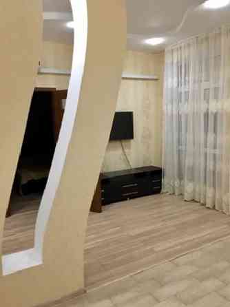 Оренда Квартира 3-кімнатна, 2/4 поверх на Дача Ковалевского ул., 101а Одеса