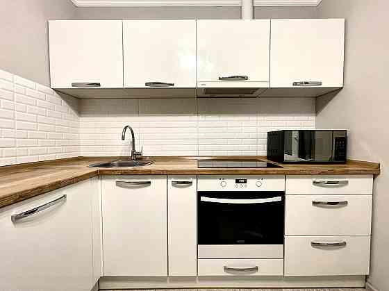 Продаж Квартира 3-кімнатна, 9/12 поверх на Гетьмана Вадима вул., д. 46-А Киев