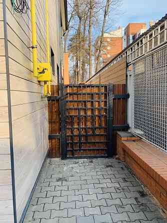 Продаж Квартира 4-кімнатна, 1/1 поверх на Успенская ул., 2 Odessa