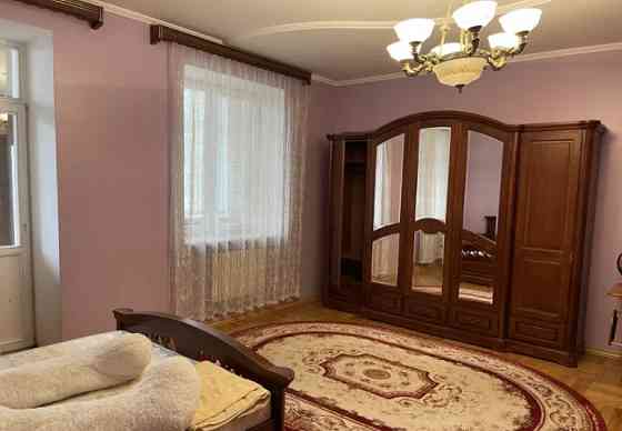 Оренда Квартира 4-кімнатна, 4/9 поверх на Довженко ул., 6а Одеса