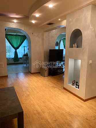 Продаж Квартира 5-кімнатна, 1/5 поверх на вул. Байрона Харьков