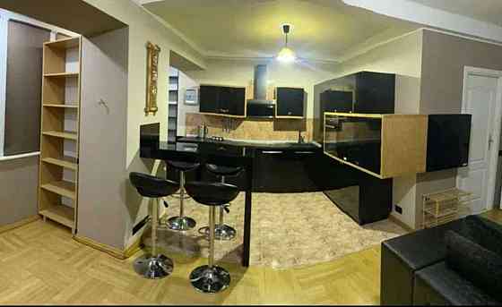 Оренда Квартира 2-кімнатна, 7/8 поверх на ул. Никольско-Ботаническая Киев