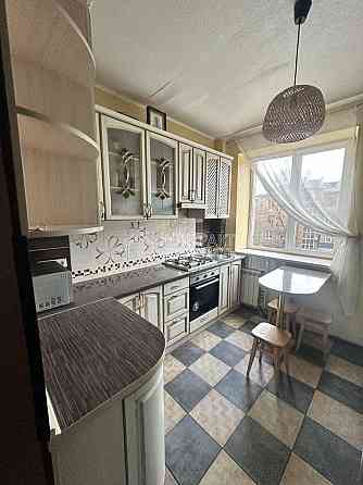 Продаж Квартира 3-кімнатна, 4/5 поверх на вул. Чичібабіна Харьков