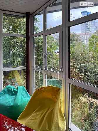 Оренда Будинок 4-кімнатний на Чорновола В'ячеслава вул., 2 Київ