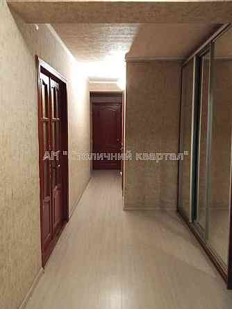 Продаж Будинок 3-кімнатний на Полярна вул., 8Е Киев