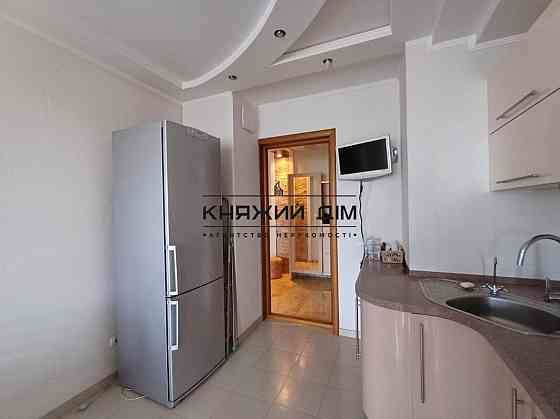 Оренда Квартира 4-кімнатна, 11/36 поверх на Срибнокильская ул. Київ