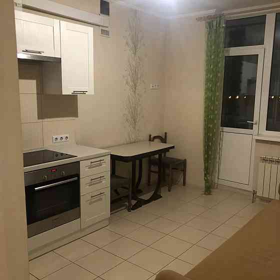 Оренда Квартира 1-кімнатна, 7/22 поверх на Чавдар, 1 Київ