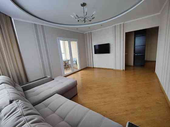 Оренда Квартира 2-кімнатна, 17/24 поверх на Анны Ахматовой ул., 32/18 Kiev