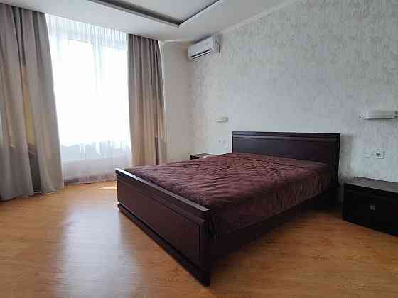 Оренда Квартира 2-кімнатна, 17/24 поверх на Анны Ахматовой ул., 32/18 Kiev