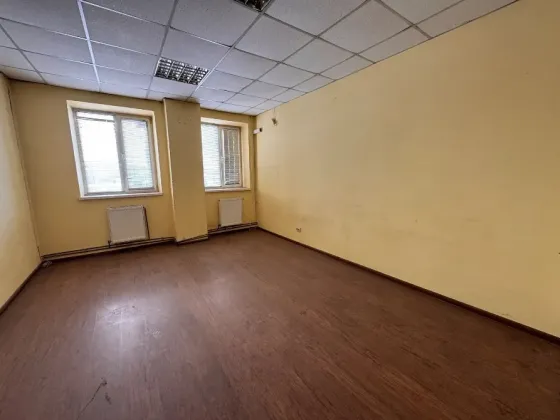 For rent Office Spaces area 20 sq.m floor 2 Ivano-Frankivs'k надрічна Ivano-Frankivs'k