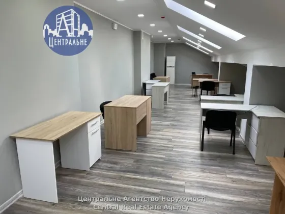Сдаётся Бизнес-центр / Административное здание площадь 70 кв.м 3-й этаж Черновцы Міцкевича Черновцы